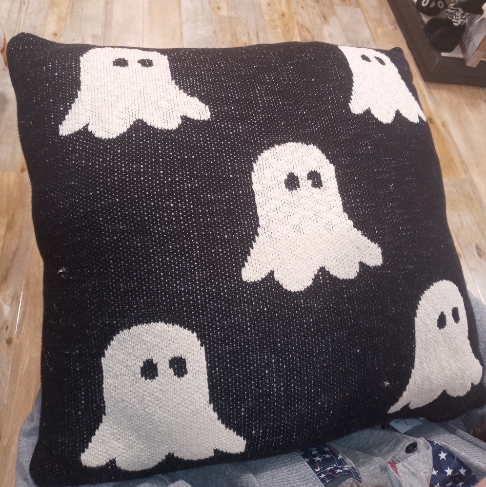 👻 Ghost Pillow 👻